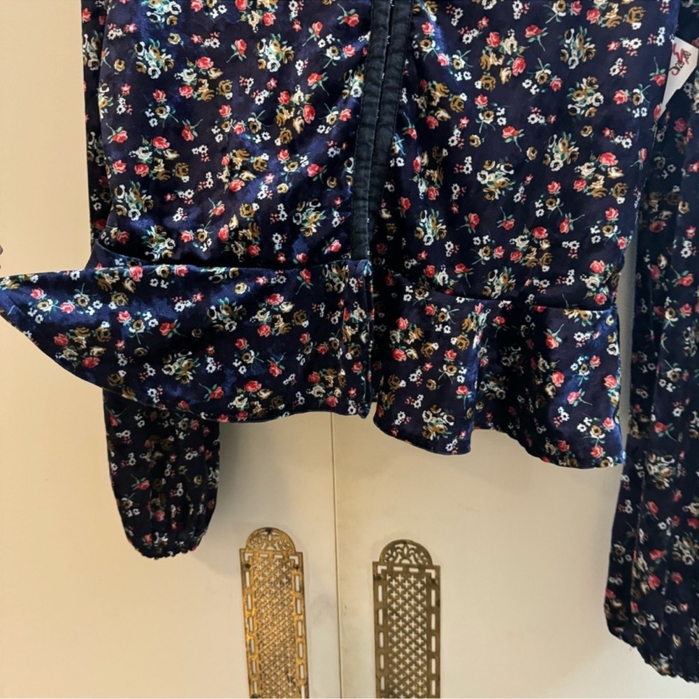 Topshop blue floral print velvet top hook and eye closure size 10 medium - Picture 11 of 11